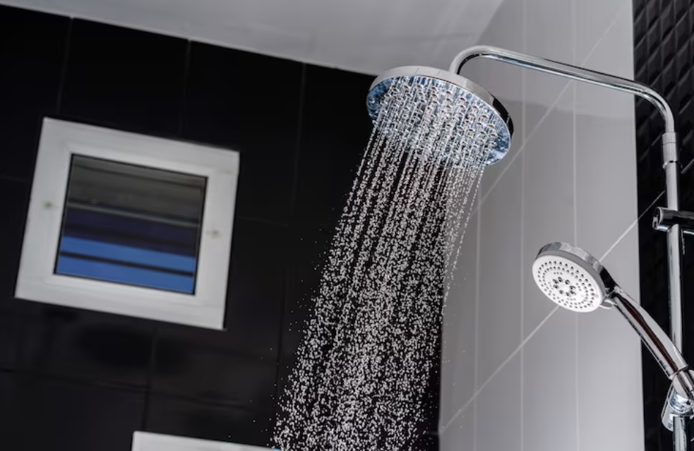 Quais os principais tipos de duchas disponíveis no mercado e como eles se diferenciam em funcionalidade?