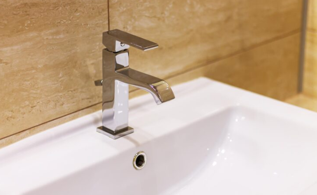 Torneiras Inox: Por Que Esse Material É a Escolha Certa para Quem Busca Durabilidade